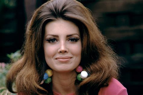 Gayle Hunnicutt obituary: Dallas star dies at 80